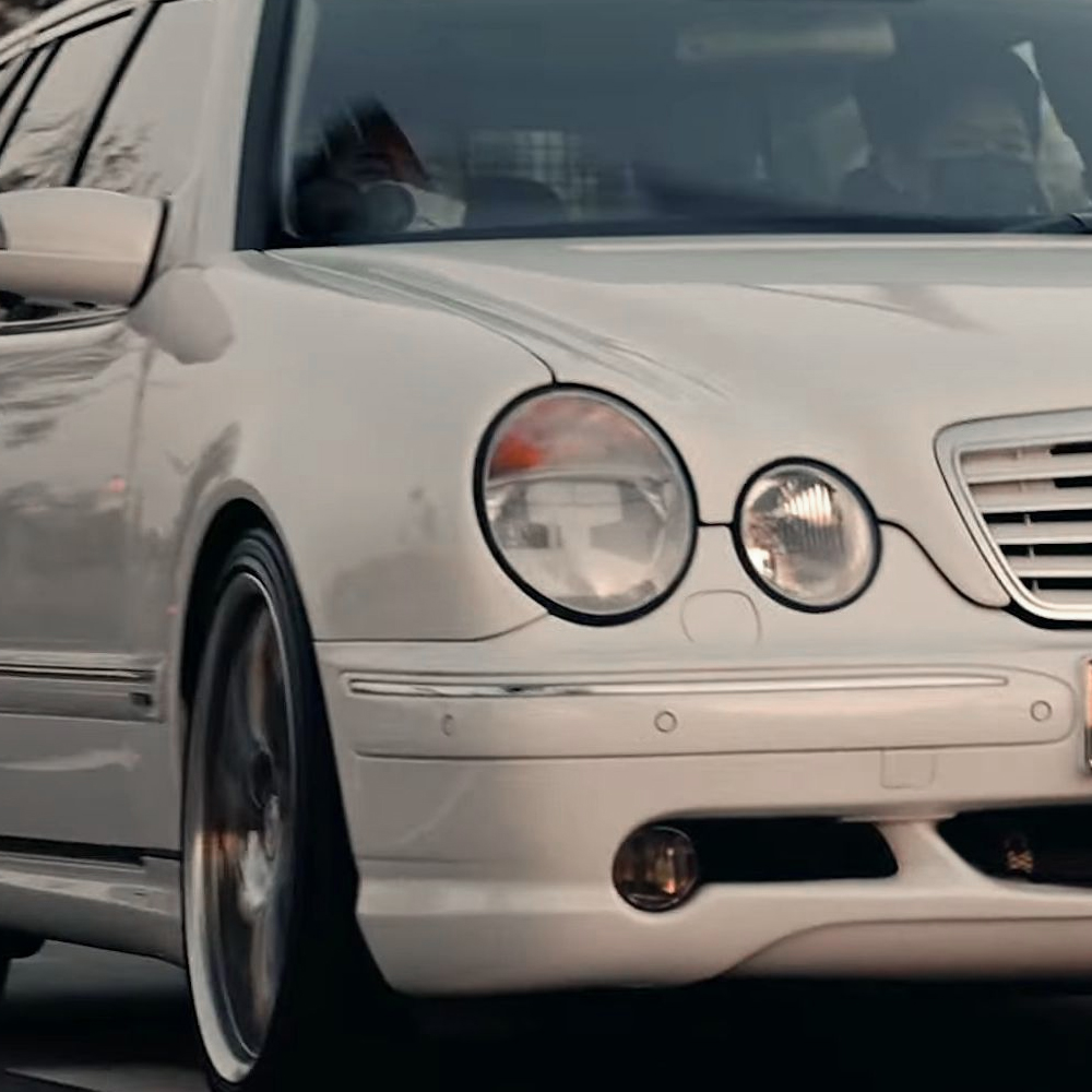 the actual installation of replacement headlight lens cover for benz-e w210