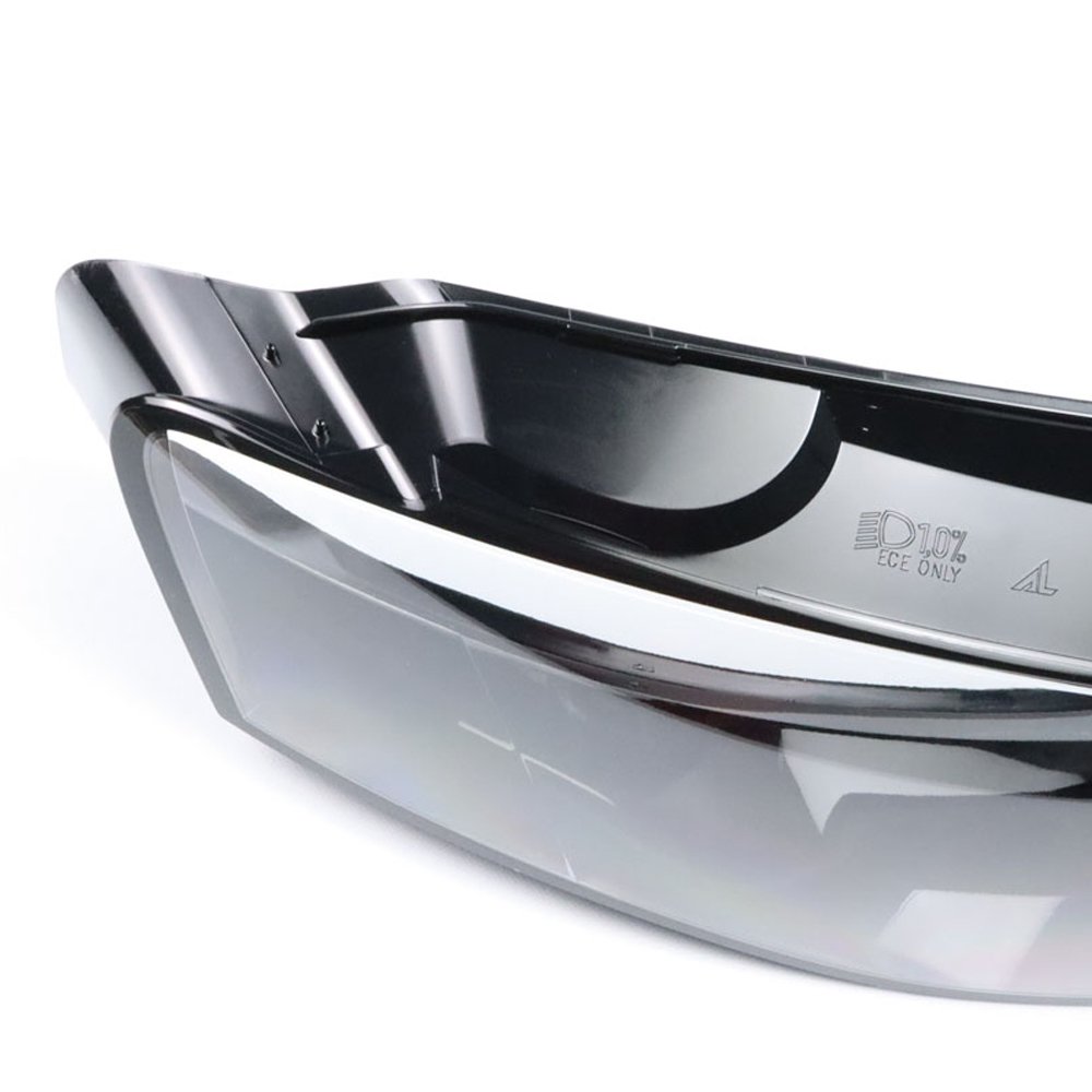 the local zoom details of audi A4 b8 headlight glass